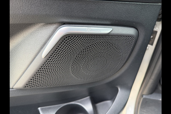 Mercedes-Benz V-Klasse 250d Lang L2H1 DC 5 persoons Edition / vaste prijs rijklaar € 36.950 ex btw / lease vanaf € 603 / leer / burmester / AMG / dubbele schuifdeur electrisch / trekhaak