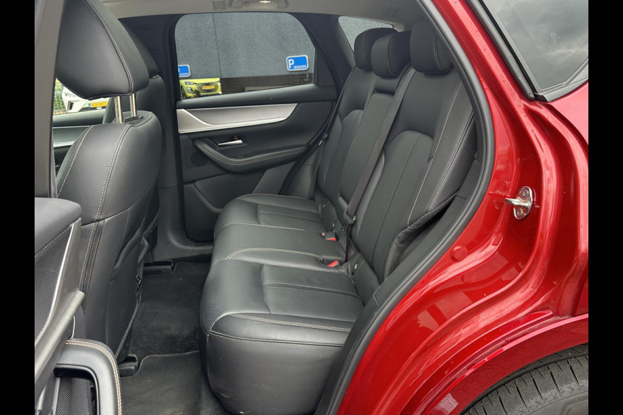 Mazda CX-60 2.5 e-SkyActiv PHEV Homura VAN: 39.900,- VOOR: 37.440,- UW WKVOORDEEL: 2.460,- | Bomvol! | PANO | STOELVERWARMING + VERKOELING | ACHTERBANK VERWARMING | STUURWIEL VERWAMRD | MEM SEATS | ADAP. CRUISE | 12 MND BOVAG GARANTIE |