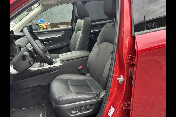 Mazda CX-60 2.5 e-SkyActiv PHEV Homura VAN: 39.900,- VOOR: 37.440,- UW WKVOORDEEL: 2.460,- | Bomvol! | PANO | STOELVERWARMING + VERKOELING | ACHTERBANK VERWARMING | STUURWIEL VERWAMRD | MEM SEATS | ADAP. CRUISE | 12 MND BOVAG GARANTIE |