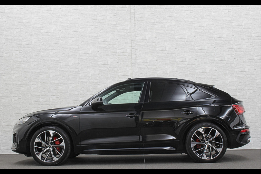 Audi Q5 Sportback 300pk TFSI e S-Line Competition | #RS-Leder | Luchtvering | 360 Camera | Panorama | B&O | ACC | SQ5 Diffuser | Sfeerverlichting | Trekhaak | Stoelverwarming V+A | LED-Matrix | Keyless-Entry | Memory | Zonwering | Standkachel | Stuurverwarming | 21 inch | Black-Optic | Carplay |