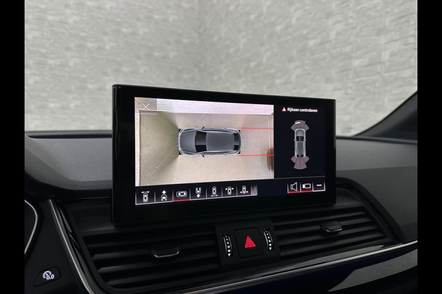 Audi Q5 Sportback 300pk TFSI e S-Line Competition | #RS-Leder | Luchtvering | 360 Camera | Panorama | B&O | ACC | SQ5 Diffuser | Sfeerverlichting | Trekhaak | Stoelverwarming V+A | LED-Matrix | Keyless-Entry | Memory | Zonwering | Standkachel | Stuurverwarming | 21 inch | Black-Optic | Carplay |
