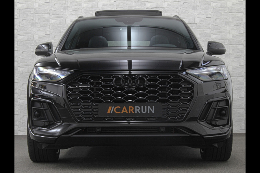 Audi Q5 Sportback 300pk TFSI e S-Line Competition | #RS-Leder | Luchtvering | 360 Camera | Panorama | B&O | ACC | SQ5 Diffuser | Sfeerverlichting | Trekhaak | Stoelverwarming V+A | LED-Matrix | Keyless-Entry | Memory | Zonwering | Standkachel | Stuurverwarming | 21 inch | Black-Optic | Carplay |