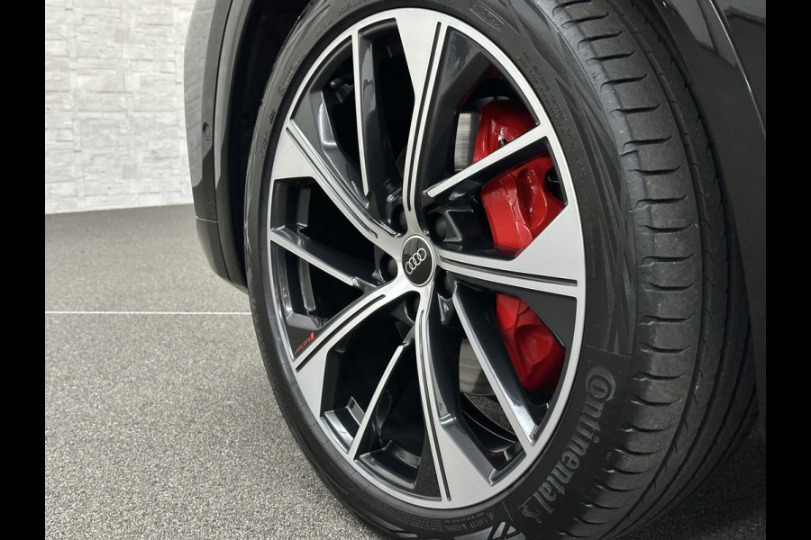 Audi Q5 Sportback 300pk TFSI e S-Line Competition | #RS-Leder | Luchtvering | 360 Camera | Panorama | B&O | ACC | SQ5 Diffuser | Sfeerverlichting | Trekhaak | Stoelverwarming V+A | LED-Matrix | Keyless-Entry | Memory | Zonwering | Standkachel | Stuurverwarming | 21 inch | Black-Optic | Carplay |
