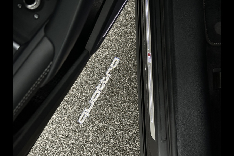 Audi Q5 Sportback 300pk TFSI e S-Line Competition | #RS-Leder | Luchtvering | 360 Camera | Panorama | B&O | ACC | SQ5 Diffuser | Sfeerverlichting | Trekhaak | Stoelverwarming V+A | LED-Matrix | Keyless-Entry | Memory | Zonwering | Standkachel | Stuurverwarming | 21 inch | Black-Optic | Carplay |