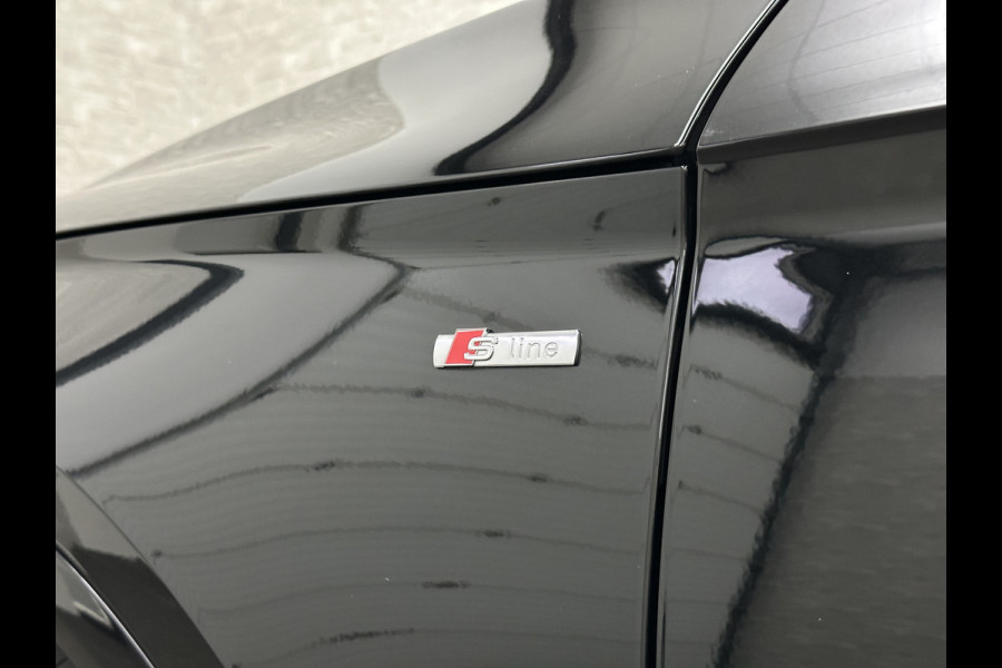 Audi Q5 Sportback 300pk TFSI e S-Line Competition | #RS-Leder | Luchtvering | 360 Camera | Panorama | B&O | ACC | SQ5 Diffuser | Sfeerverlichting | Trekhaak | Stoelverwarming V+A | LED-Matrix | Keyless-Entry | Memory | Zonwering | Standkachel | Stuurverwarming | 21 inch | Black-Optic | Carplay |
