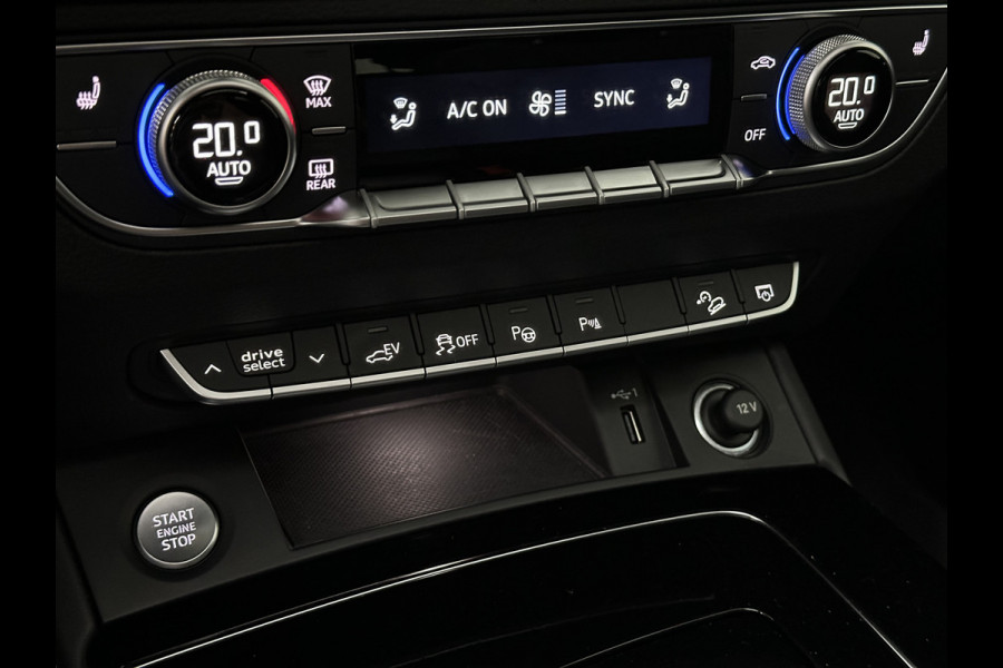 Audi Q5 Sportback 300pk TFSI e S-Line Competition | #RS-Leder | Luchtvering | 360 Camera | Panorama | B&O | ACC | SQ5 Diffuser | Sfeerverlichting | Trekhaak | Stoelverwarming V+A | LED-Matrix | Keyless-Entry | Memory | Zonwering | Standkachel | Stuurverwarming | 21 inch | Black-Optic | Carplay |