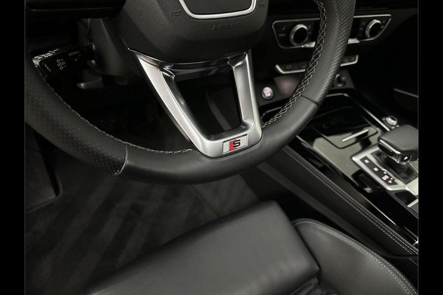 Audi Q5 Sportback 300pk TFSI e S-Line Competition | #RS-Leder | Luchtvering | 360 Camera | Panorama | B&O | ACC | SQ5 Diffuser | Sfeerverlichting | Trekhaak | Stoelverwarming V+A | LED-Matrix | Keyless-Entry | Memory | Zonwering | Standkachel | Stuurverwarming | 21 inch | Black-Optic | Carplay |
