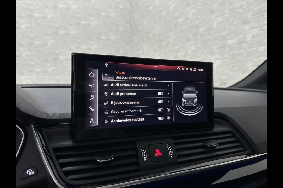 Audi Q5 Sportback 300pk TFSI e S-Line Competition | #RS-Leder | Luchtvering | 360 Camera | Panorama | B&O | ACC | SQ5 Diffuser | Sfeerverlichting | Trekhaak | Stoelverwarming V+A | LED-Matrix | Keyless-Entry | Memory | Zonwering | Standkachel | Stuurverwarming | 21 inch | Black-Optic | Carplay |