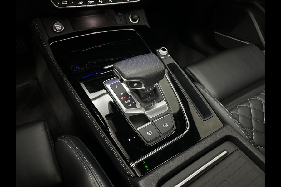 Audi Q5 Sportback 300pk TFSI e S-Line Competition | #RS-Leder | Luchtvering | 360 Camera | Panorama | B&O | ACC | SQ5 Diffuser | Sfeerverlichting | Trekhaak | Stoelverwarming V+A | LED-Matrix | Keyless-Entry | Memory | Zonwering | Standkachel | Stuurverwarming | 21 inch | Black-Optic | Carplay |