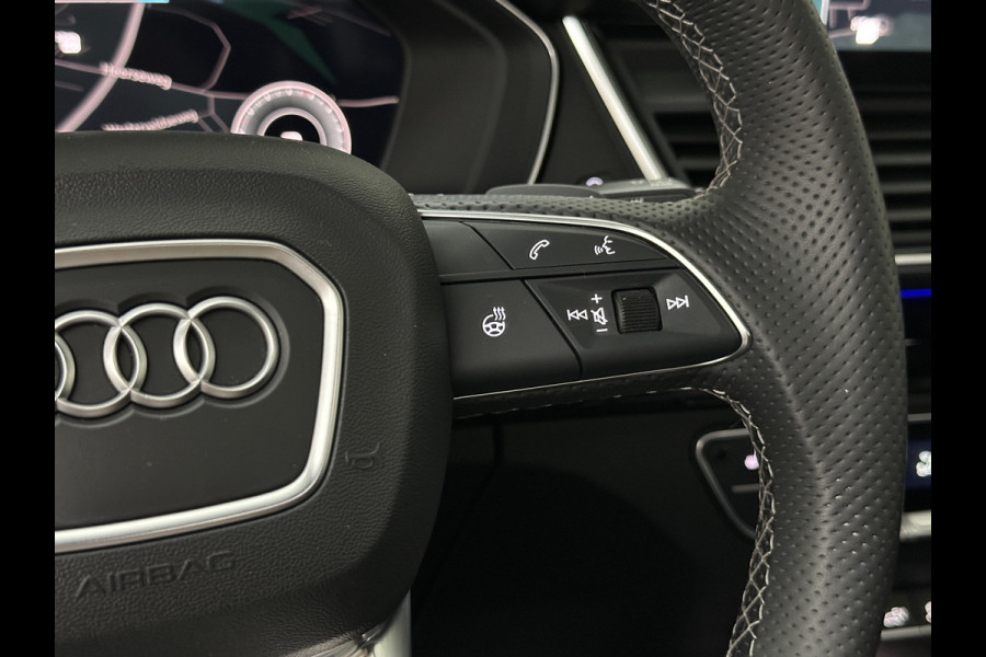 Audi Q5 Sportback 300pk TFSI e S-Line Competition | #RS-Leder | Luchtvering | 360 Camera | Panorama | B&O | ACC | SQ5 Diffuser | Sfeerverlichting | Trekhaak | Stoelverwarming V+A | LED-Matrix | Keyless-Entry | Memory | Zonwering | Standkachel | Stuurverwarming | 21 inch | Black-Optic | Carplay |