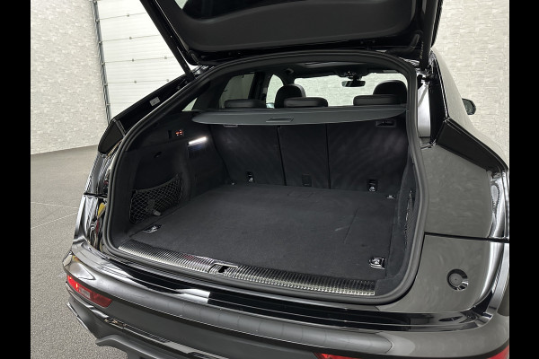 Audi Q5 Sportback 300pk TFSI e S-Line Competition | #RS-Leder | Luchtvering | 360 Camera | Panorama | B&O | ACC | SQ5 Diffuser | Sfeerverlichting | Trekhaak | Stoelverwarming V+A | LED-Matrix | Keyless-Entry | Memory | Zonwering | Standkachel | Stuurverwarming | 21 inch | Black-Optic | Carplay |