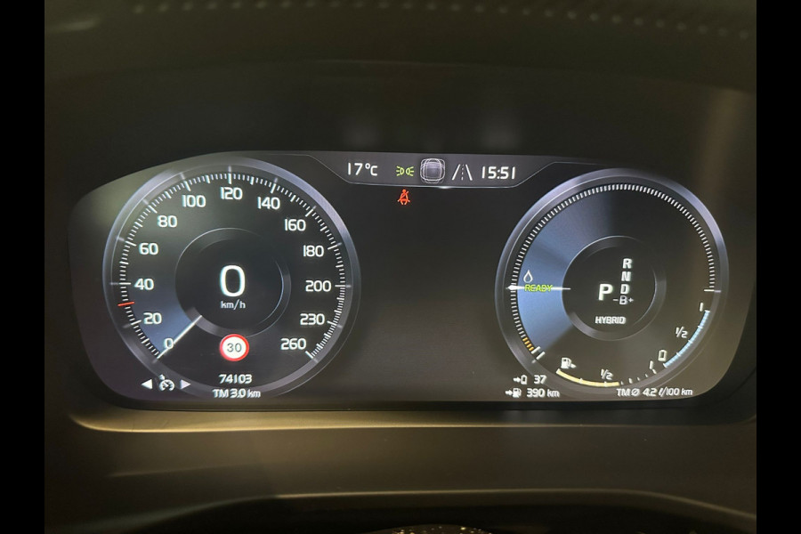 Volvo XC40 T5 Aut. Plug-in Hybrid R-Design Stoelverwarming Parkeercamera 262pk