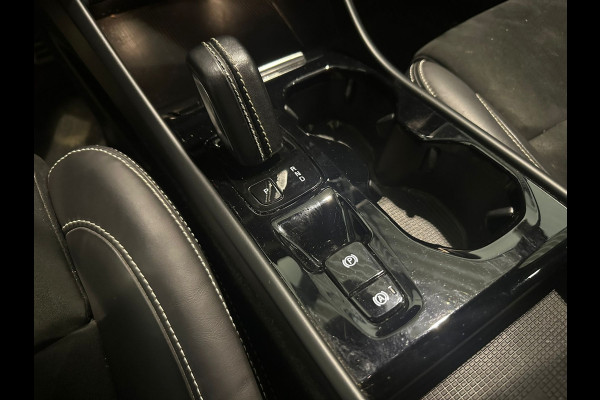 Volvo XC40 T5 Aut. Plug-in Hybrid R-Design Stoelverwarming Parkeercamera 262pk