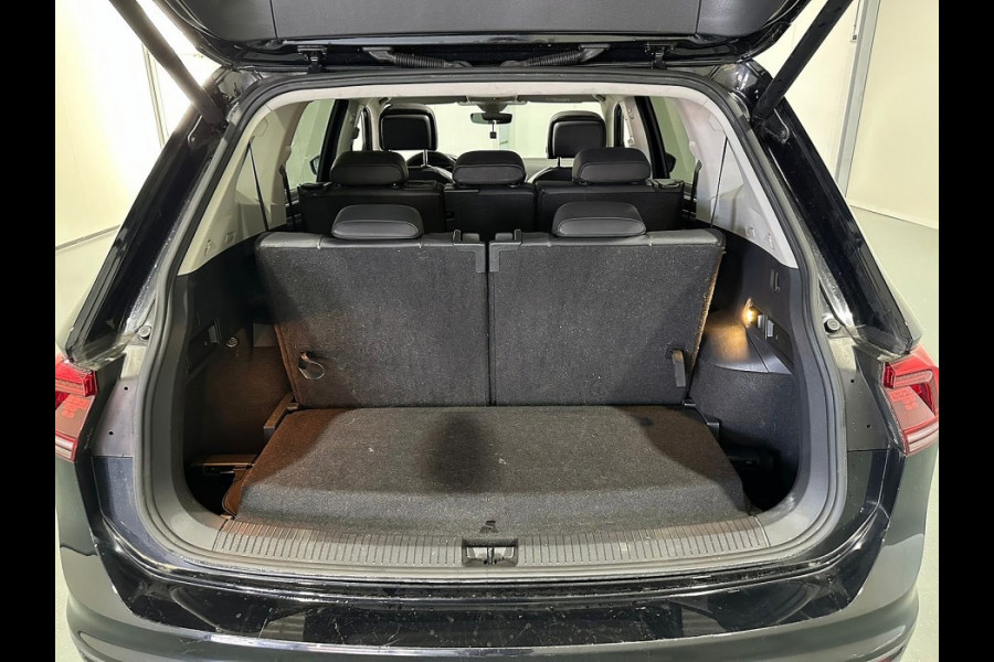 Volkswagen Tiguan Allspace 1.5 TSI Comfortline Business 7p. - Automaat - Pano/Schuifdak - Leder - Navi - Org.NL
