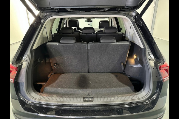 Volkswagen Tiguan Allspace 1.5 TSI Comfortline Business 7p. - Automaat - Pano/Schuifdak - Leder - Navi - Org.NL