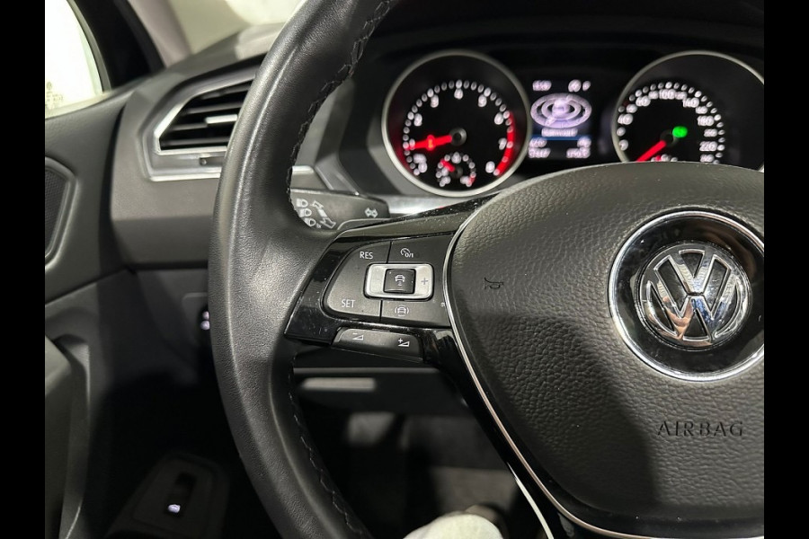 Volkswagen Tiguan Allspace 1.5 TSI Comfortline Business 7p. - Automaat - Pano/Schuifdak - Leder - Navi - Org.NL