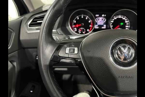 Volkswagen Tiguan Allspace 1.5 TSI Comfortline Business 7p. - Automaat - Pano/Schuifdak - Leder - Navi - Org.NL