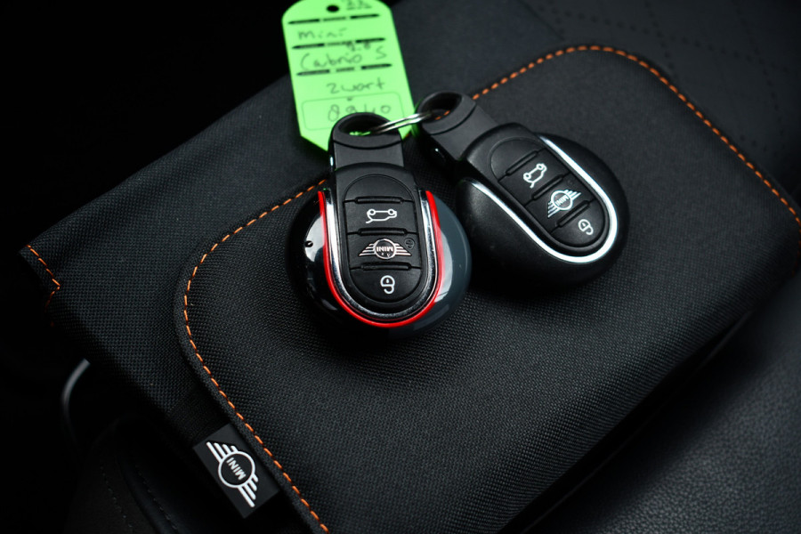 MINI Cabrio 2.0 Cooper S JCW ACC HUD H/K Carplay Camera Black-pack DDC