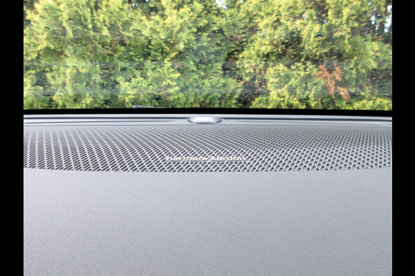 Volvo V60 2.0 B3 R-Design Automaat * Pano * Trekhaak *