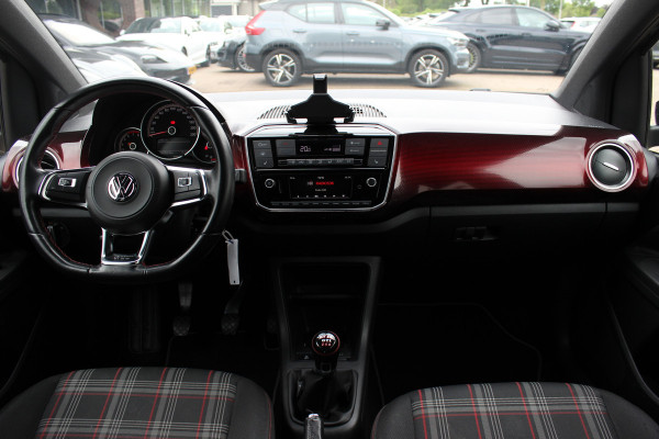 Volkswagen up! 1.0 TSI GTI / Navi by App / DAB / Parkeerhulp achter / Stoelverwarming / Cruise Control