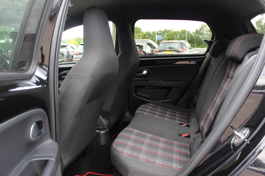 Volkswagen up! 1.0 TSI GTI / Navi by App / DAB / Parkeerhulp achter / Stoelverwarming / Cruise Control