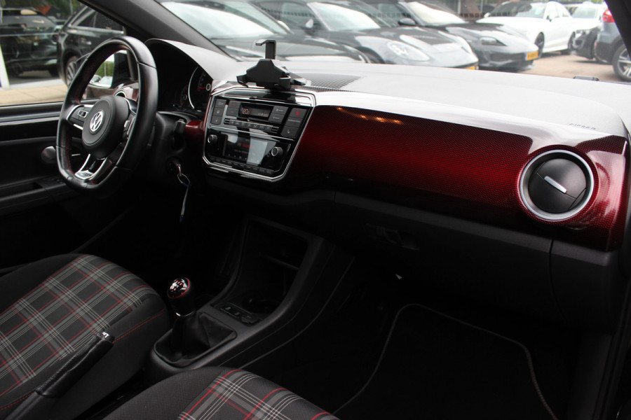 Volkswagen up! 1.0 TSI GTI / Navi by App / DAB / Parkeerhulp achter / Stoelverwarming / Cruise Control