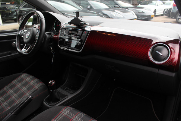 Volkswagen up! 1.0 TSI GTI / Navi by App / DAB / Parkeerhulp achter / Stoelverwarming / Cruise Control