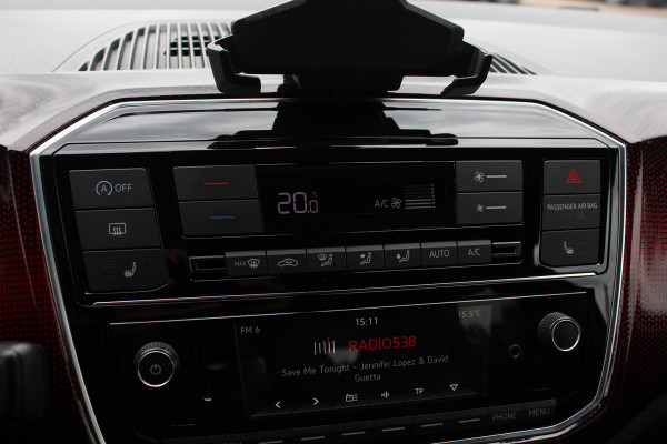 Volkswagen up! 1.0 TSI GTI / Navi by App / DAB / Parkeerhulp achter / Stoelverwarming / Cruise Control