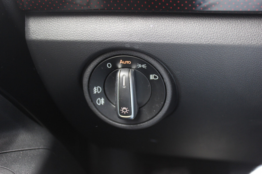 Volkswagen up! 1.0 TSI GTI / Navi by App / DAB / Parkeerhulp achter / Stoelverwarming / Cruise Control