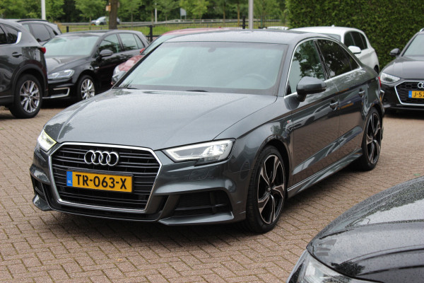 Audi A3 Limousine 1.5 TFSI CoD Sport S Line Edition / Navigatie / Parkeerhulp V+A / 18'' / Half Leder / Sportstoelen / Cruise Control