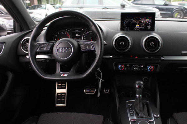 Audi A3 Limousine 1.5 TFSI CoD Sport S Line Edition / Navigatie / Parkeerhulp V+A / 18'' / Half Leder / Sportstoelen / Cruise Control
