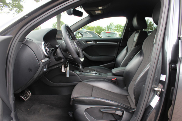 Audi A3 Limousine 1.5 TFSI CoD Sport S Line Edition / Navigatie / Parkeerhulp V+A / 18'' / Half Leder / Sportstoelen / Cruise Control