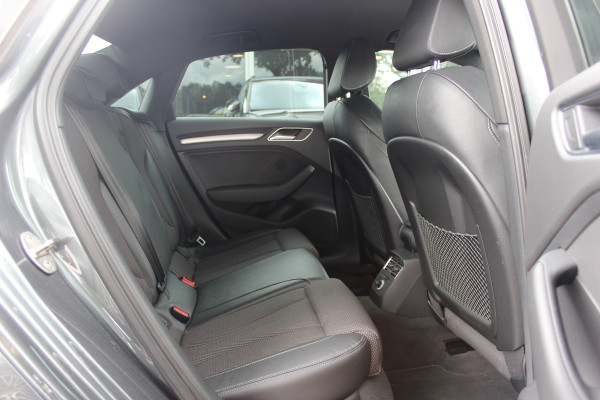 Audi A3 Limousine 1.5 TFSI CoD Sport S Line Edition / Navigatie / Parkeerhulp V+A / 18'' / Half Leder / Sportstoelen / Cruise Control