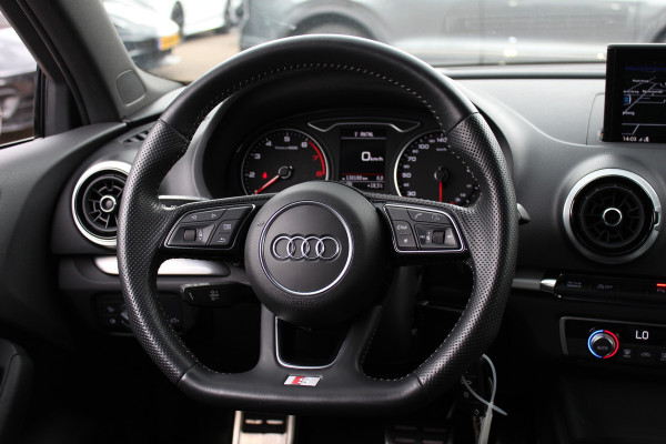 Audi A3 Limousine 1.5 TFSI CoD Sport S Line Edition / Navigatie / Parkeerhulp V+A / 18'' / Half Leder / Sportstoelen / Cruise Control