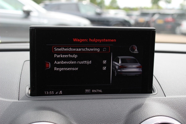 Audi A3 Limousine 1.5 TFSI CoD Sport S Line Edition / Navigatie / Parkeerhulp V+A / 18'' / Half Leder / Sportstoelen / Cruise Control