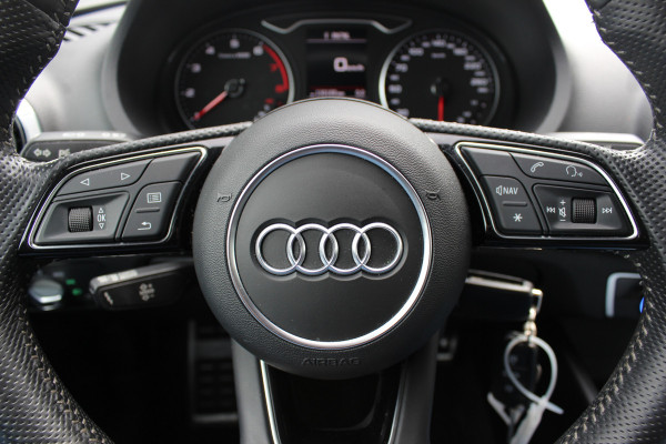 Audi A3 Limousine 1.5 TFSI CoD Sport S Line Edition / Navigatie / Parkeerhulp V+A / 18'' / Half Leder / Sportstoelen / Cruise Control
