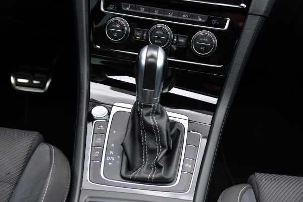 Volkswagen Golf 2.0 TSI 4Motion R Virtual Cockpit, Adaptieve Cruise, Camera, PANO, Dynaudi, Stoelverwarming, Clima, Uniek!
