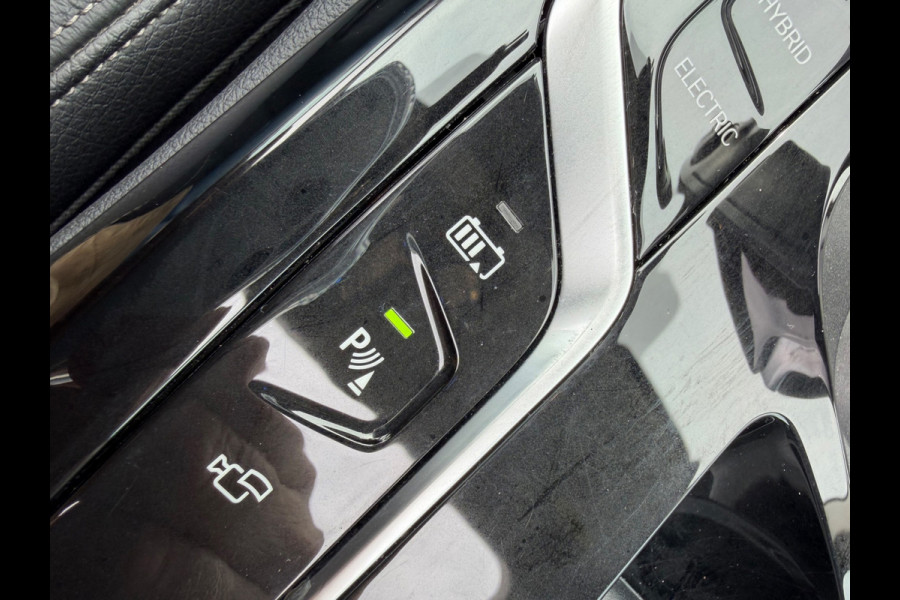 BMW 5 Serie Touring 530e Business Edition Plus, panoramadak, electr trekhaak, laser led , camera, 1 e eigenaar, NL auto met nap