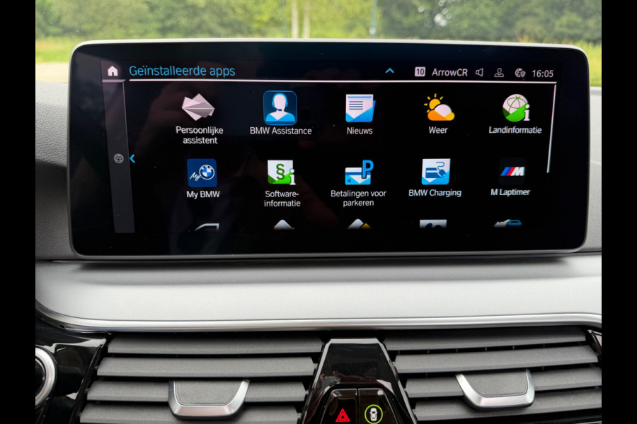 BMW 5 Serie Touring 530e Business Edition Plus, panoramadak, electr trekhaak, laser led , camera, 1 e eigenaar, NL auto met nap