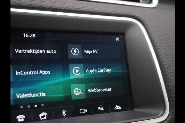 Land Rover Range Rover Evoque 1.5 P300e AWD | Leder | Trekhaak | Camera | Stoelverwarming | Cruise | DAB | LED | Carplay