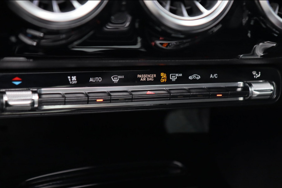Mercedes-Benz CLA-Klasse 200 Premium Plus / PANO / MEMORY / BURMESTER / KEYLESS / CAMERA