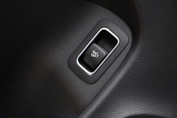 Mercedes-Benz CLA-Klasse 200 Premium Plus / PANO / MEMORY / BURMESTER / KEYLESS / CAMERA