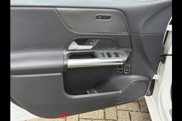 Mercedes-Benz B-Klasse 250 e Advantage 218 Pk | Panoramadak| Navigatie | Cruise | Clima |Camera 360 | Trekhaak |Full Led ] 17".