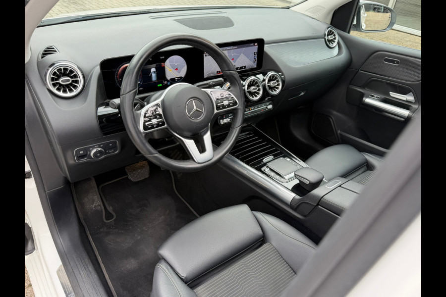 Mercedes-Benz B-Klasse 250 e Advantage 218 Pk | Panoramadak| Navigatie | Cruise | Clima |Camera 360 | Trekhaak |Full Led ] 17".