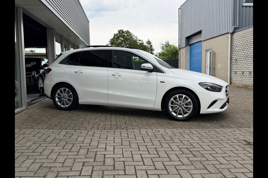 Mercedes-Benz B-Klasse 250 e Advantage 218 Pk | Panoramadak| Navigatie | Cruise | Clima |Camera 360 | Trekhaak |Full Led ] 17".