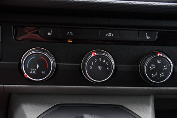 Volkswagen Transporter 2.0 TDI L2H1 30 DC Bulli Edition Adaptieve Cruise, Camera, Carplay, LED, Stoelverwarming, Standkachel, Automaat, Multimedia, Sensoren, Uniek!