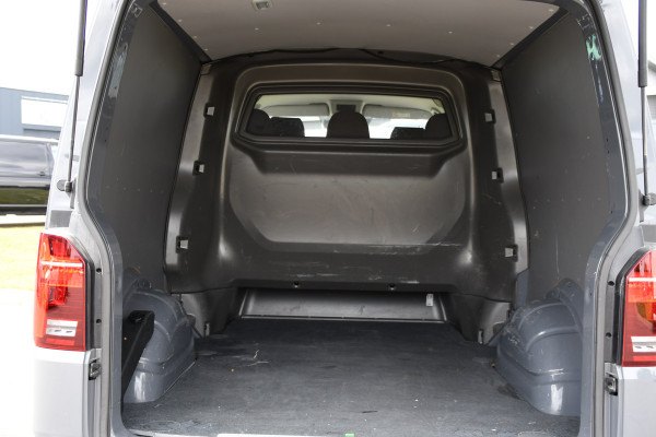 Volkswagen Transporter 2.0 TDI L2H1 30 DC Bulli Edition Adaptieve Cruise, Camera, Carplay, LED, Stoelverwarming, Standkachel, Automaat, Multimedia, Sensoren, Uniek!