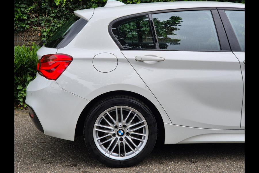 BMW 1-serie M Sport 1e EIGENAAR LCI Automaat Wit NAP NL 118i Executive