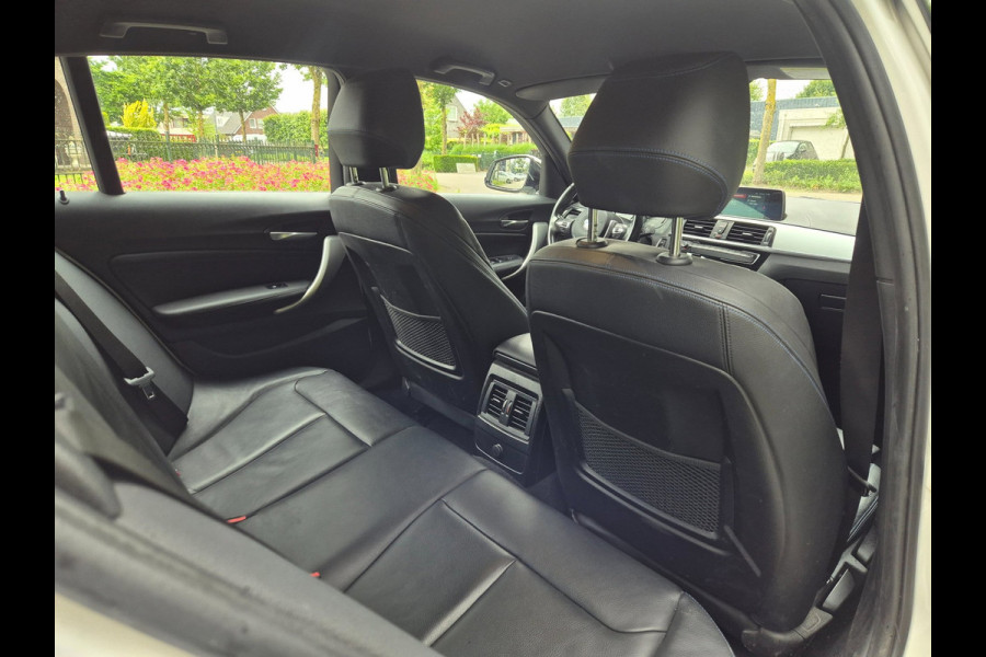 BMW 1-serie M Sport 1e EIGENAAR LCI Automaat Wit NAP NL 118i Executive