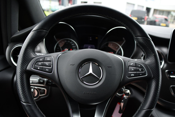 Mercedes-Benz V-Klasse 300d L2 DC AMG Edition Adaptieve Cruise, 360 Camera, Carplay, Stoelverwarming/verkoeling, 240pk, LED, Leder, Automaat, Uniek!